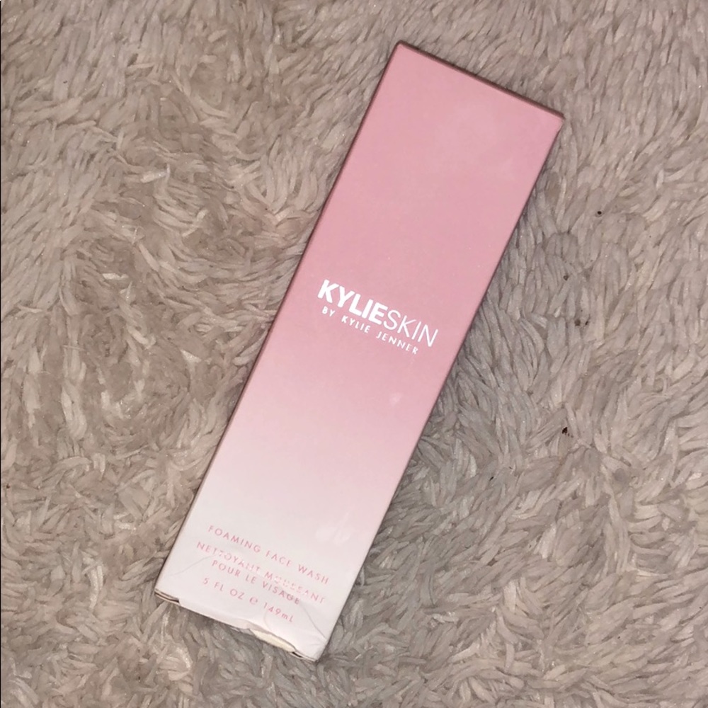NWT KylieSkin Foaming Face Wash